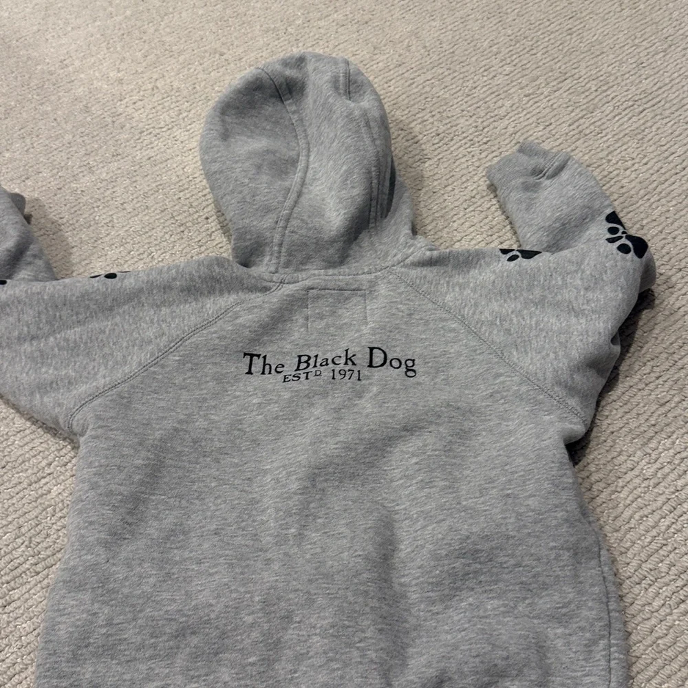 The black dog Martha’s Vineyard sweatshirt and sweatpants - Picture 8 of 8